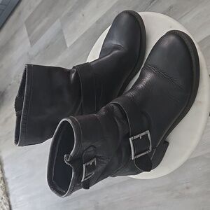 Kate & Mel Black Leather Mid-Calf Women's Boots